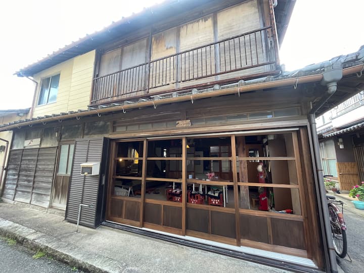 「よかよかの家」
熊本県天草の秘境にある漁村で暮らすように滞在。 - 上天草市