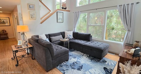 Top performing Airbnb: Beautiful home close to the beach/Pet friendly in Edisto Beach