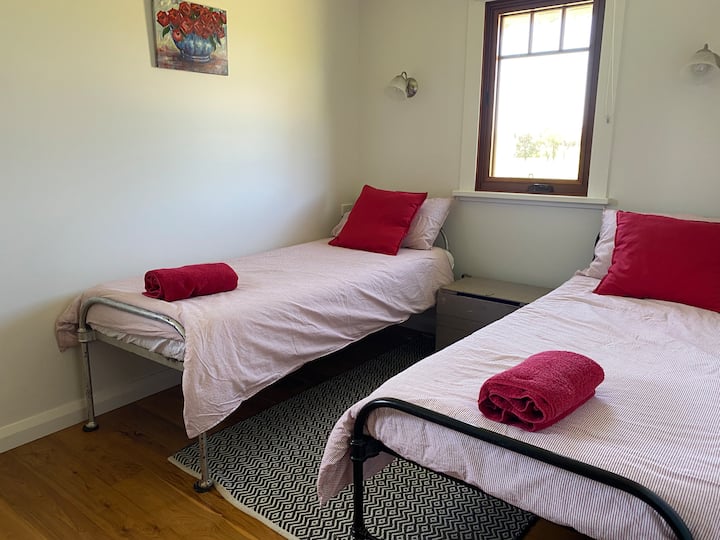 Დაიძინეთ თავდაპირველ საკრეფ საწოლში.