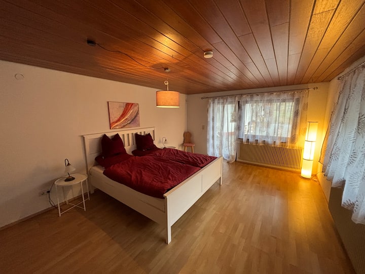 Schlafzimmer 1