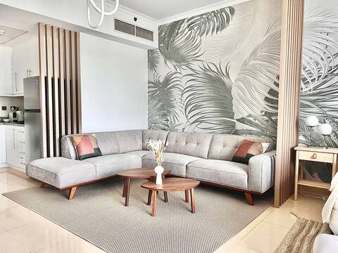 Top Airbnb: Cosmopolitan Oasis in Al Thanyah Fifth