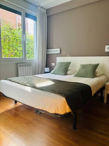 Ulia A- Parking, Terraza y Jardín gallery image 3