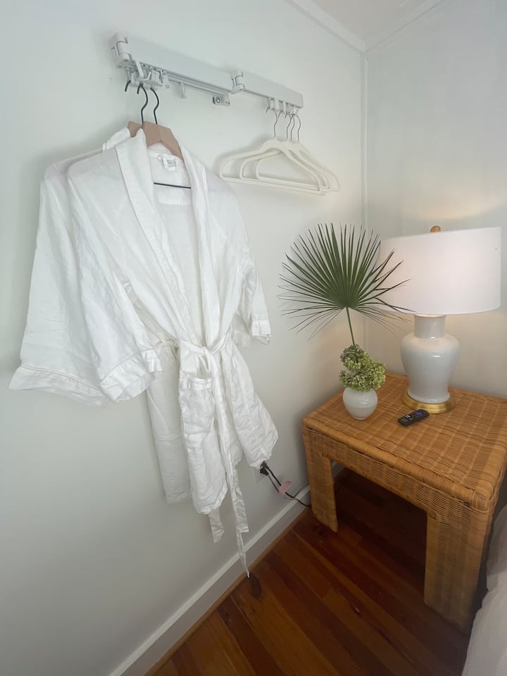 أرواب كتان سيرينا وليلي لاستخدامك أثناء إقامتك 