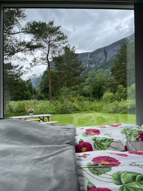 Modular cabin for 2 with private bathroom and AC