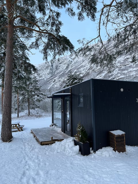 Modular cabin for 2 with private bathroom and AC