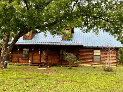 Colorado River Cabin~ San Saba/Bend~W/pool & sauna
