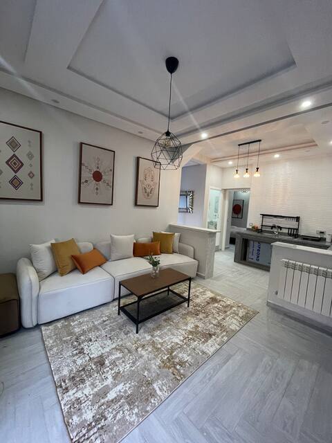 щ Luxury apartment downtown(3)