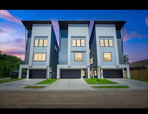 Popular Airbnb listing: EaDo Get-A-Way in Greater Fifth Ward