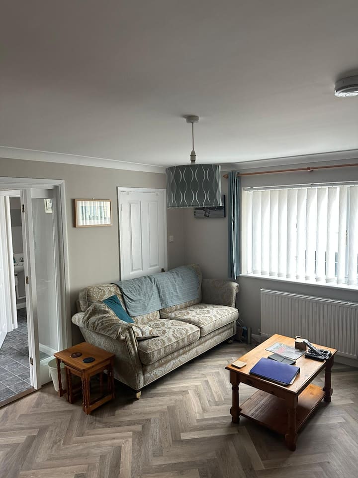 Lyme Regis Cottage Parking
6 Mins-beach Town - 萊姆裡傑斯