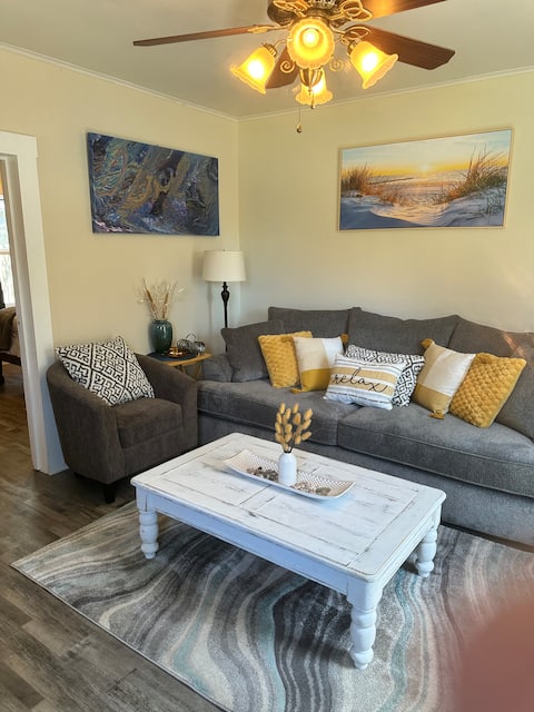 The Happy Place Home - Coos Bay Oregon