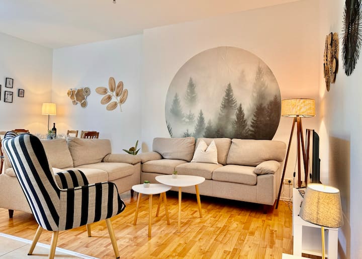 3 bedrooms | sleeps 6 | free parking | baby crib