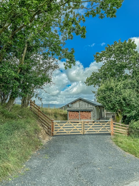 On Glyndŵr Trail - with Cader Idris views