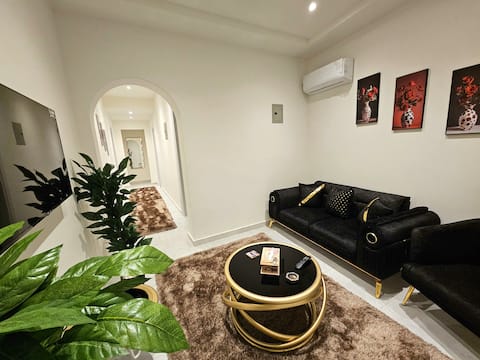 DHB STAYS: Cozy 1BR Apartment in City Center - 63A