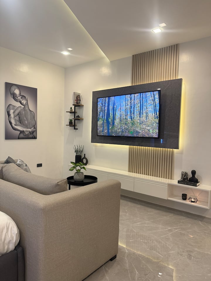 Cozynest: Modern Luxury Bachelor’s Paradise 202 - Angeles