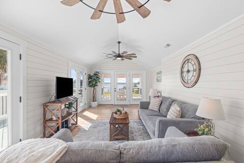 Waterfront Oasis Minutes From The Beach