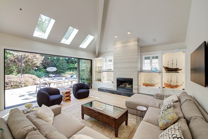 Luxury Wooded Estate With Pool - Sammamish, WA