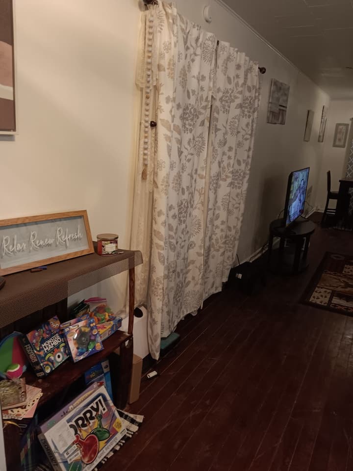 1 Block From Court House 2nd Fl Private Spacious - レイクビュー, OR