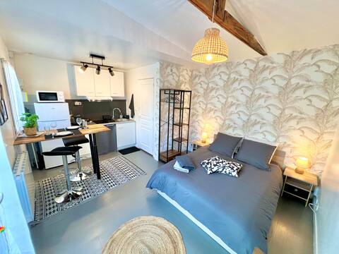*Entire place * quiet cottage/20min Paris