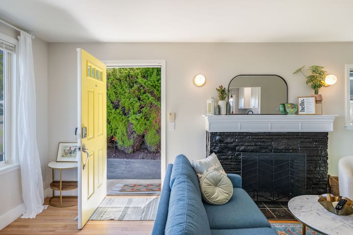Little Blue House - Seattle
