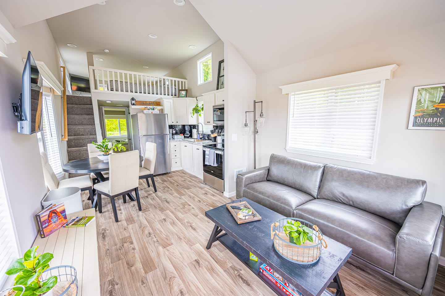 Rainforest Tiny Home Retreat: Farmhouse photo 6