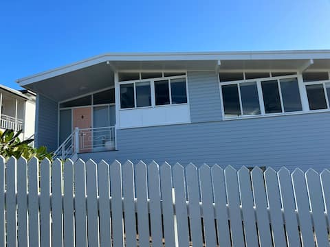 Top performing Airbnb: Palm Springs Retreat in Rockhampton Regional