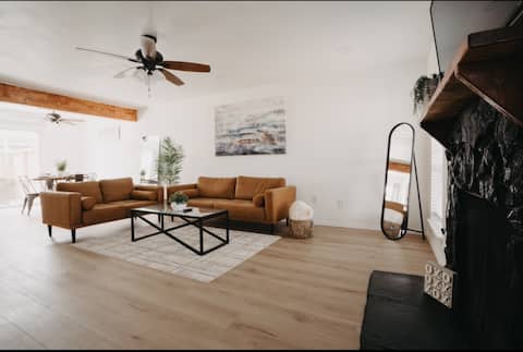 Successful Airbnb property: Beautiful comfortable townhouses in Sharpstown