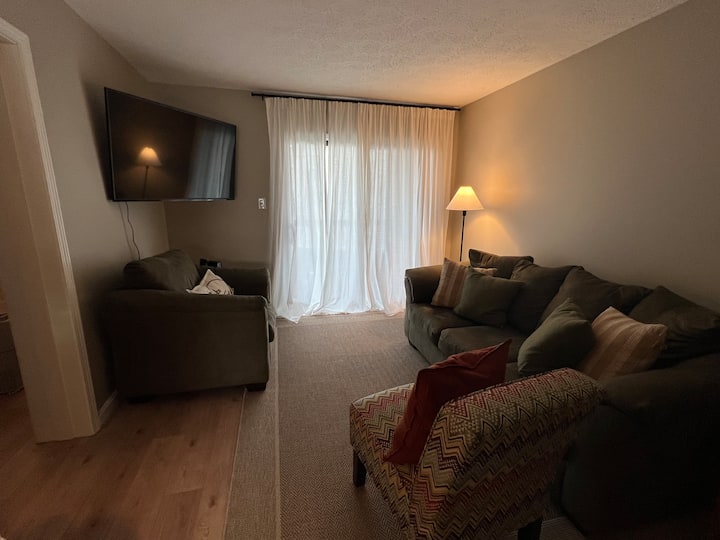 Olivia’s 2 Br Condo- *With Direct Lake Access* - Elizabethtown, NC