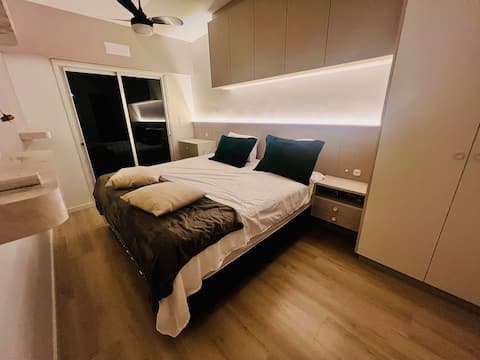 Modern Sobrado w/ 3 Rooms 2 Vacancies