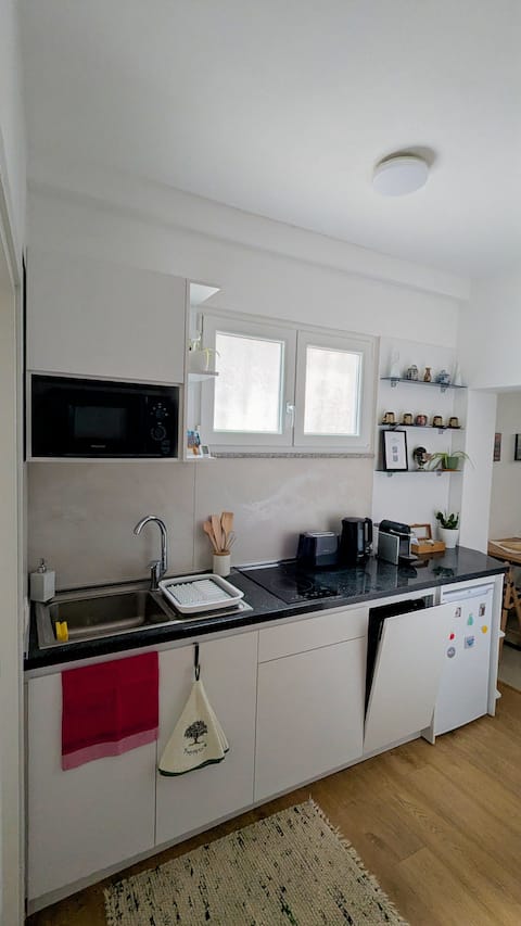 Top Airbnb: House with garden in Lagjja 1