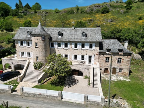 House on the banks of the Aveyron