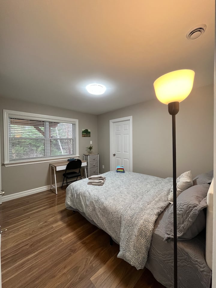 Izba 2 s pripojenou vlastnou kúpeľňou