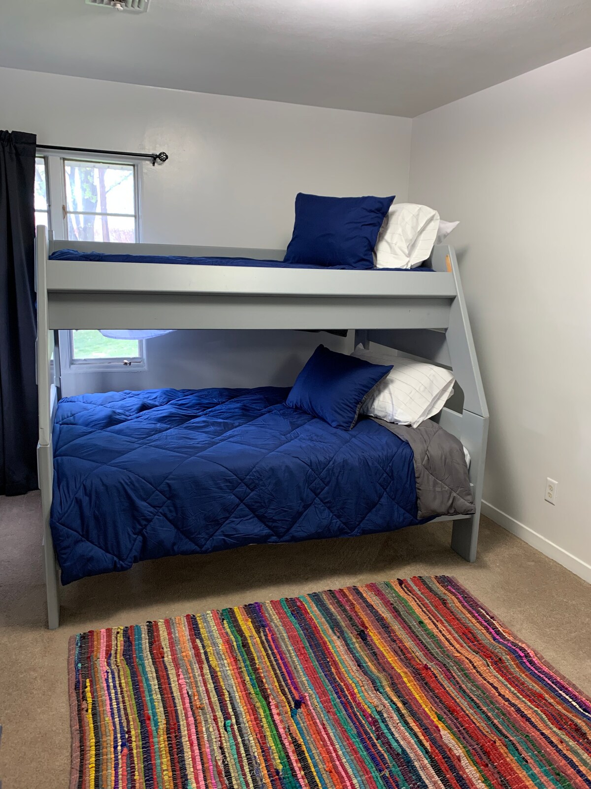 Kamili juu ya pacha ya chini juu