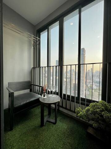 sky pool central world chitlomi gallery image 5