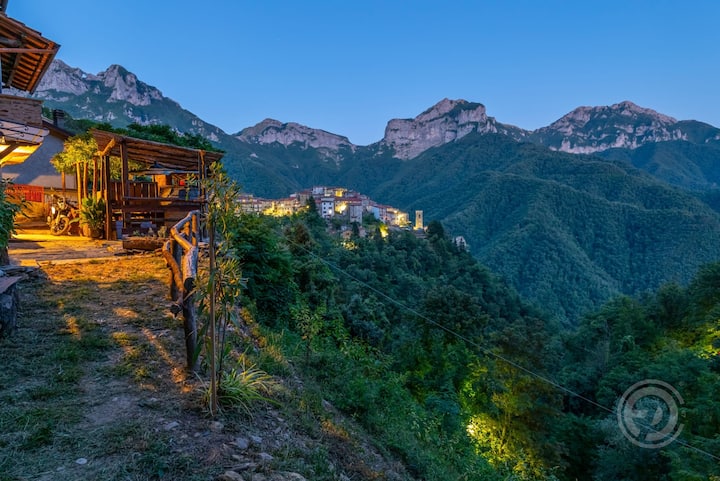 Casale del Boscaccio (The Woodcutter's Farmhouse)
The Owl