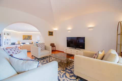 Airbnb em destaque: Spectacular 4 bed villa with pool near Carvoeiro em Porches