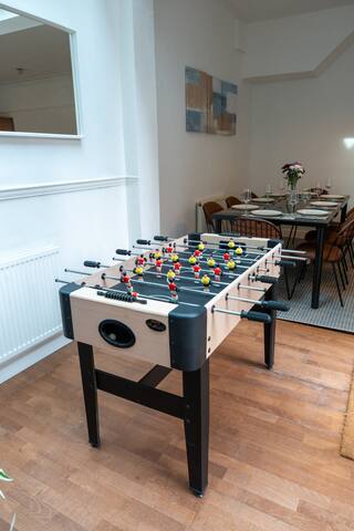 Central 4 Bed Victorian Townhouse Minutes to Tube gallery image 3