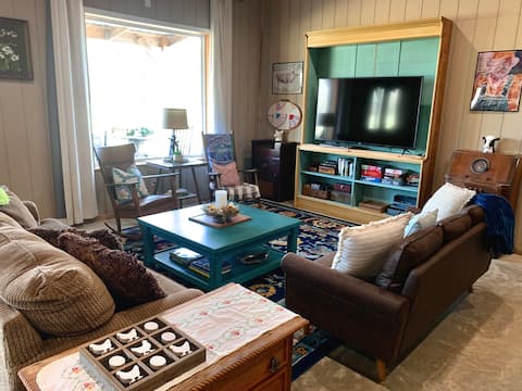Top Airbnb: White Oak Farm Vacation Rental in Southwest Arkansas Rural