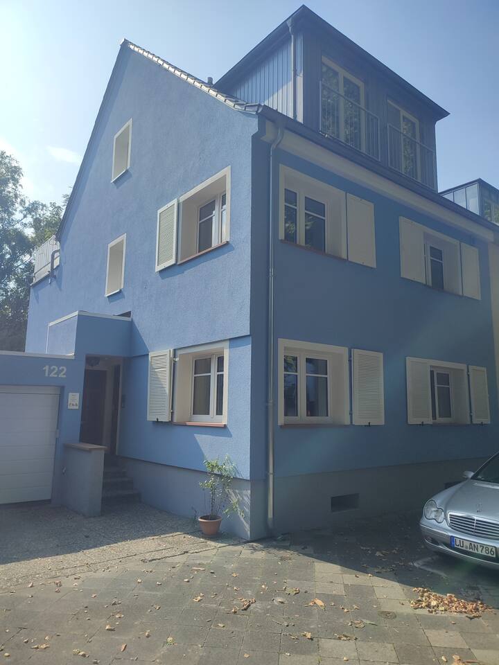 Big room+bath on Rhine Island