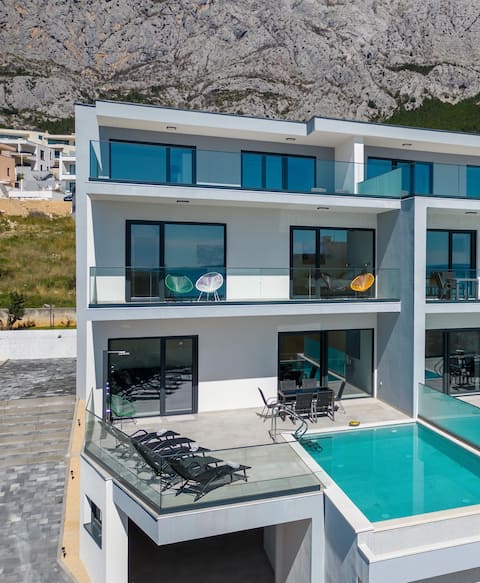 5 bedroom Villa ARA