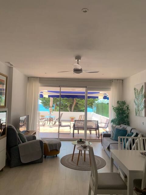 Propiedad de Airbnb exitosa: Beachfront apartment, 7PAX, 2 bathrooms, terrace en Alcalà De Xivert