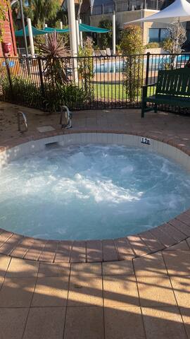 Sea Serenity 2 Luxury Beachfront Retreat gallery image 4