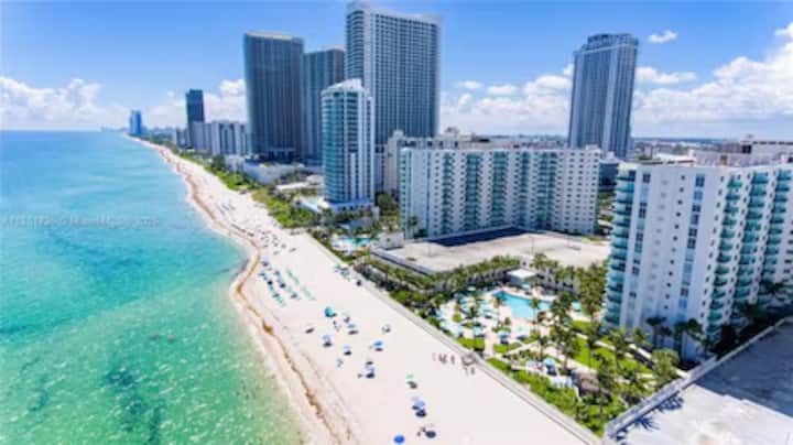 Ocean View Tides Beach Resort 8th Floor Balcony - Hollywood, FL