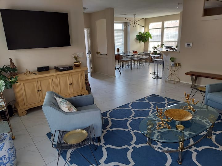 Beautiful 3 Bedroom Home. - Desert Hot Springs, CA