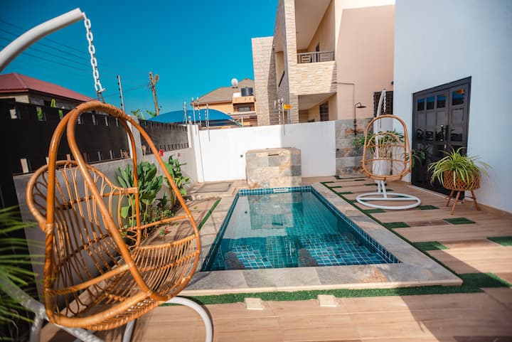 Breathtaking 4BD Villa with Pool - Villas for Rent in Accra, Greater ...