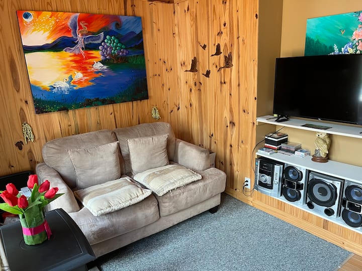 Cozy Cottage By The Waterfront - Rosedale