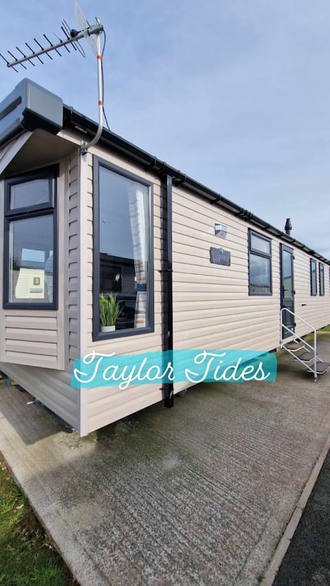 8 berth - Pet friendly - Caravan - Ty Mawr