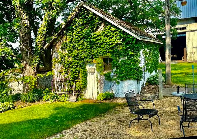 Lovett Farm on Shady Lane gallery image 4