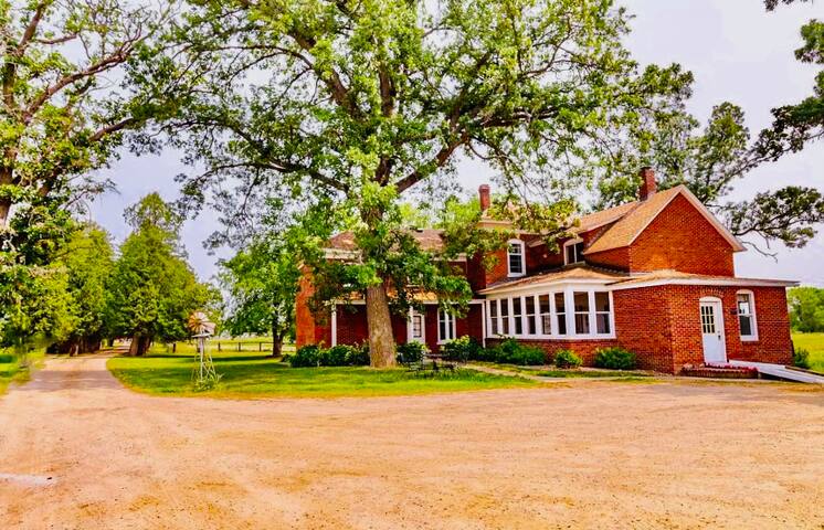 Lovett Farm on Shady Lane gallery image 3