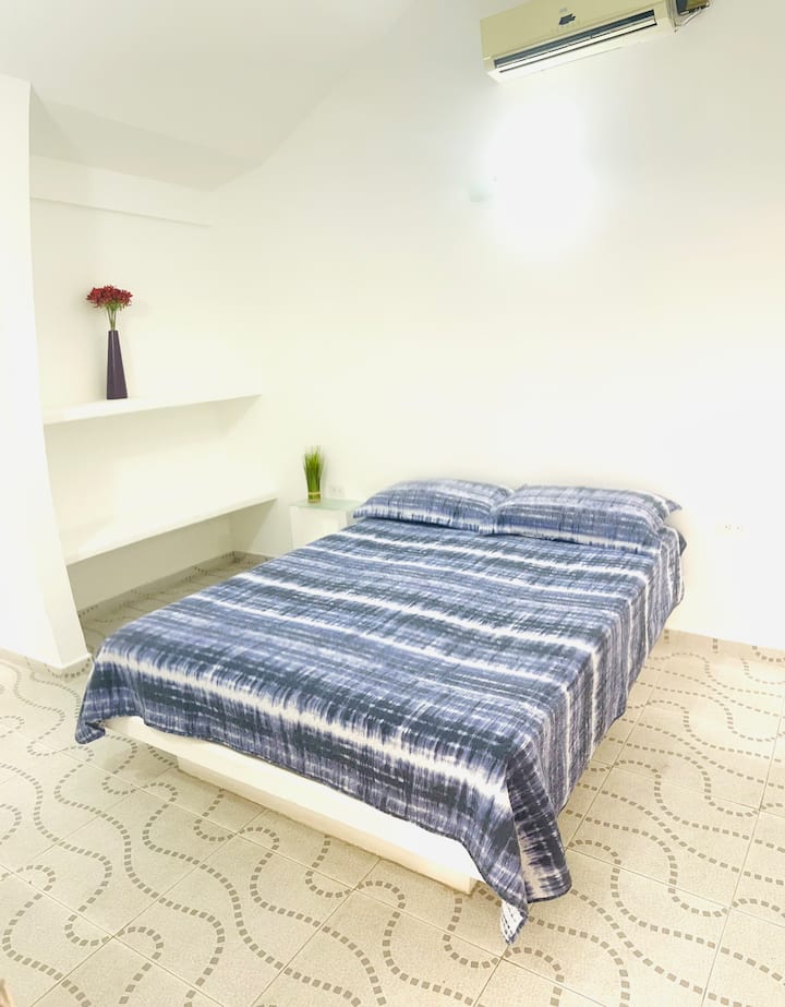 Habitación principal con baño privado 