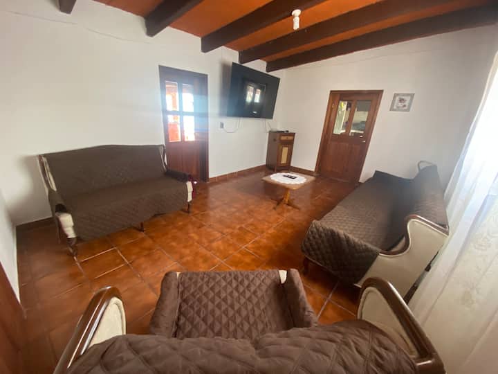 Casa "Jacarandas", Un Lugar Amplio Y Fresco. - Tequisquiapan
